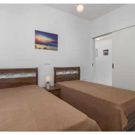 Soto's Comfort House Apartman Adámasz