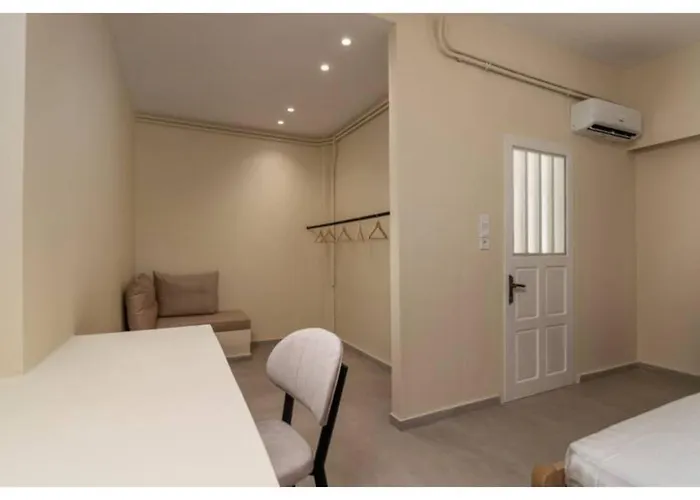 Soto's Comfort House Апартаменты Адамас